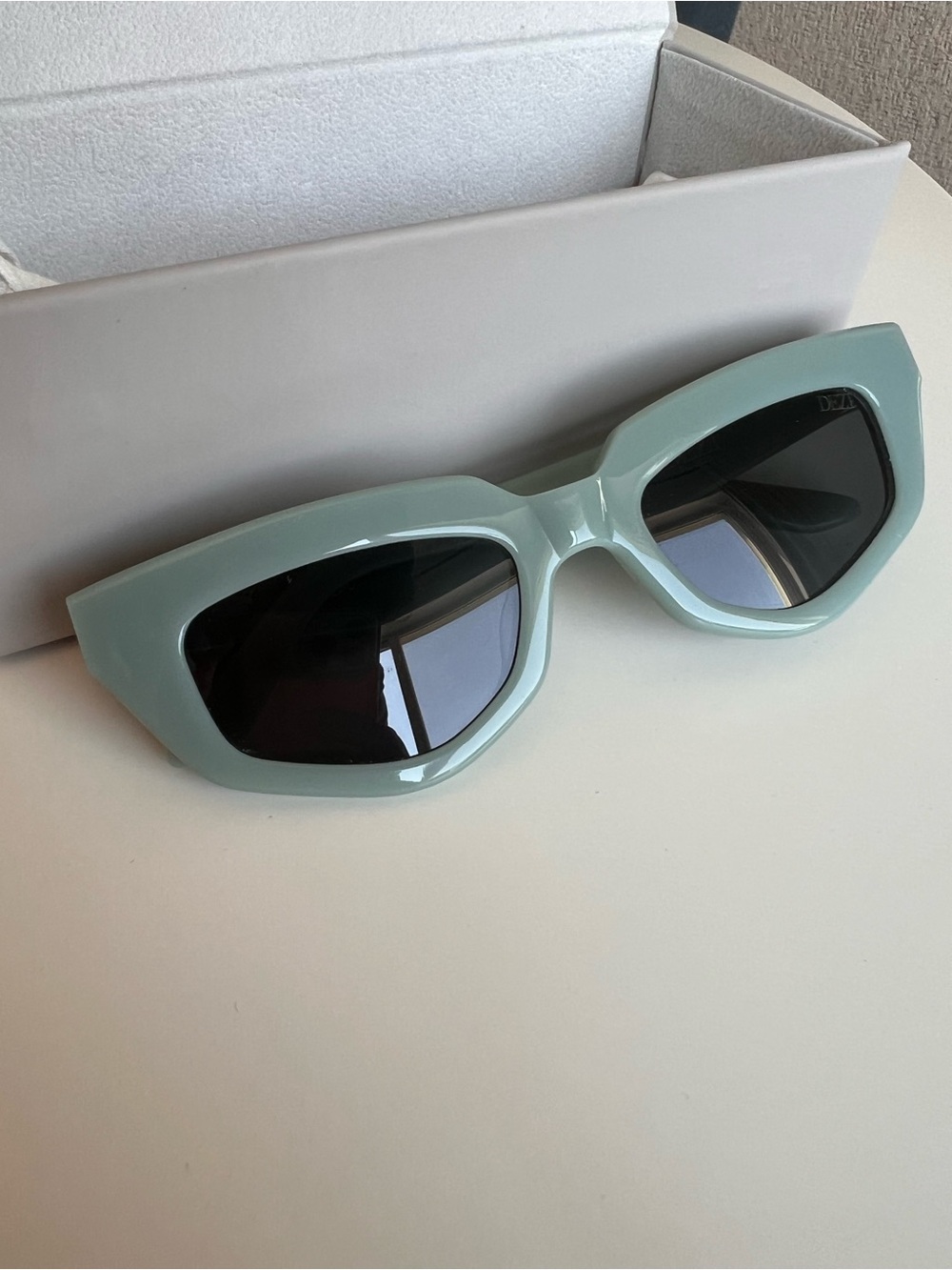 DEZI On Read mint green sunglasses